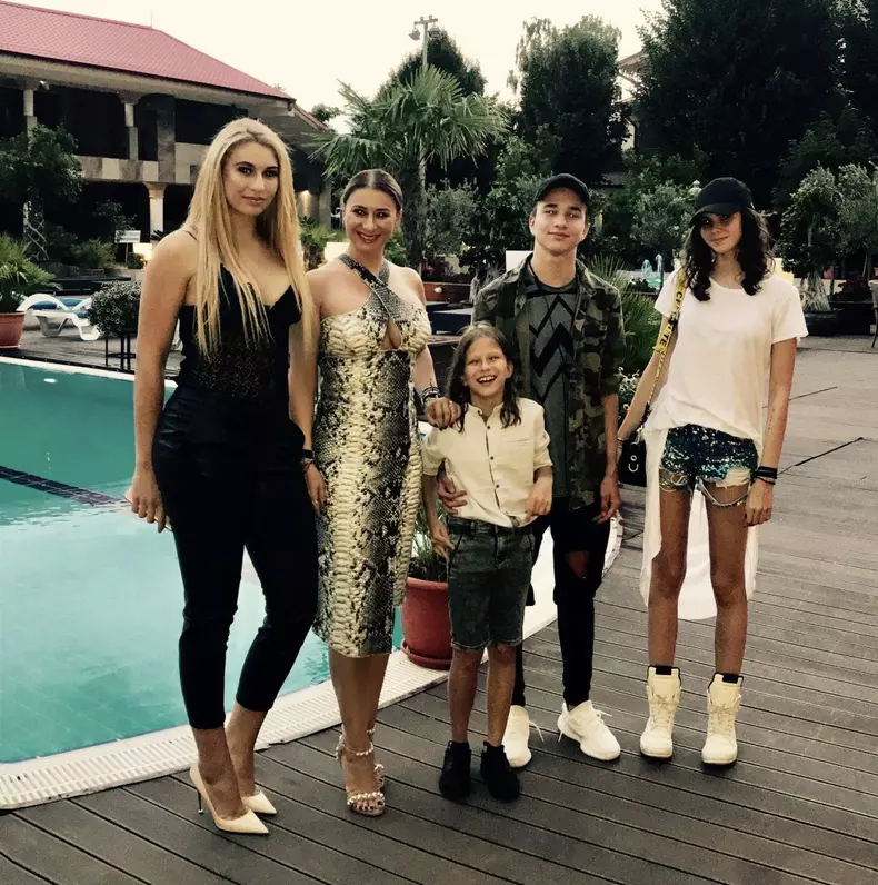 Copiiii Anamariei Prodan