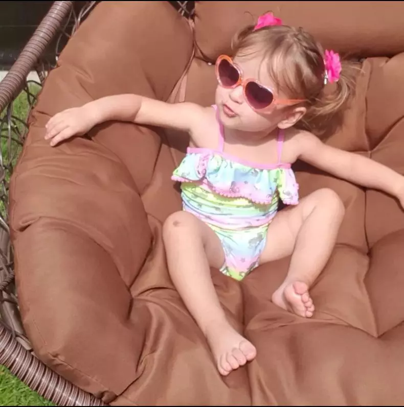 Sanziana-Buruiana-alapteaza-1