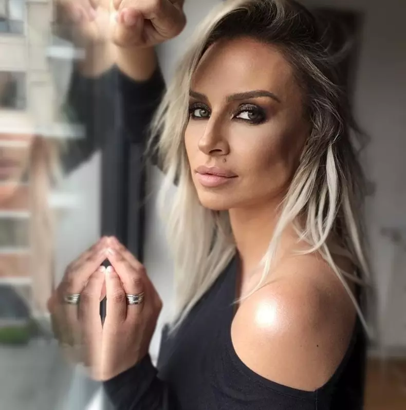adina halas bravo ai stil 2