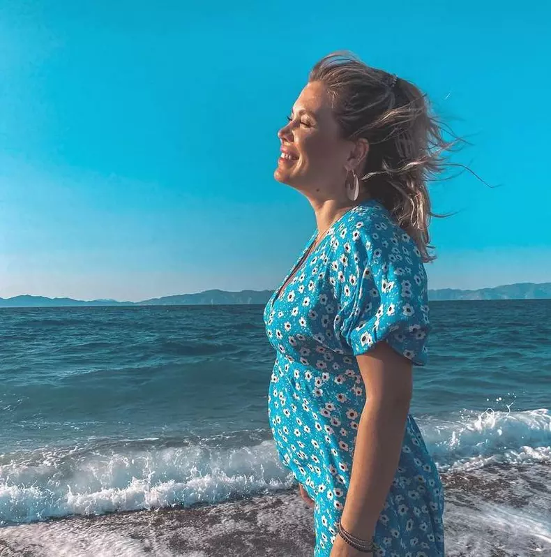 Camera-fetita-Gina-Pistol-Smiley-2