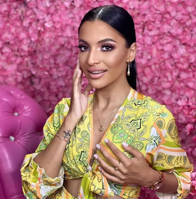 241729265_10209146474975682_1423438045464536544_n