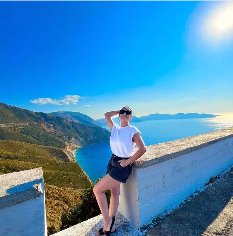 Andreea-Mantea-costum-de-baie-1