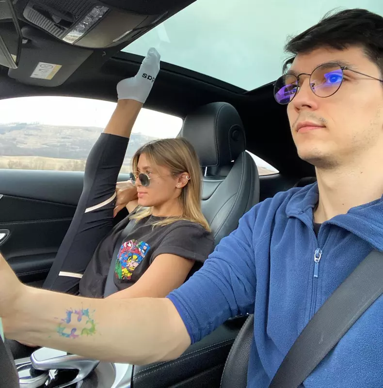 Cine este și cu ce ocupă iubitul Dianei Bulimar de la America Express 2023 (5)