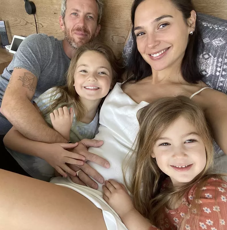 Gal Gadot, Jaron Varsano și fiicele lor, Alma, Maya și Daniella
