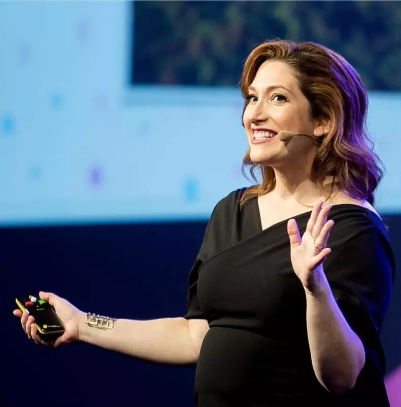 Randi Zuckerberg este sora creatorului Facebook