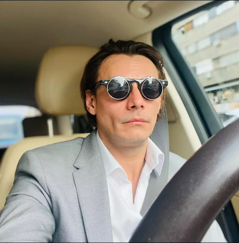 marius-manole-decoratie-klaus-iohannis-2