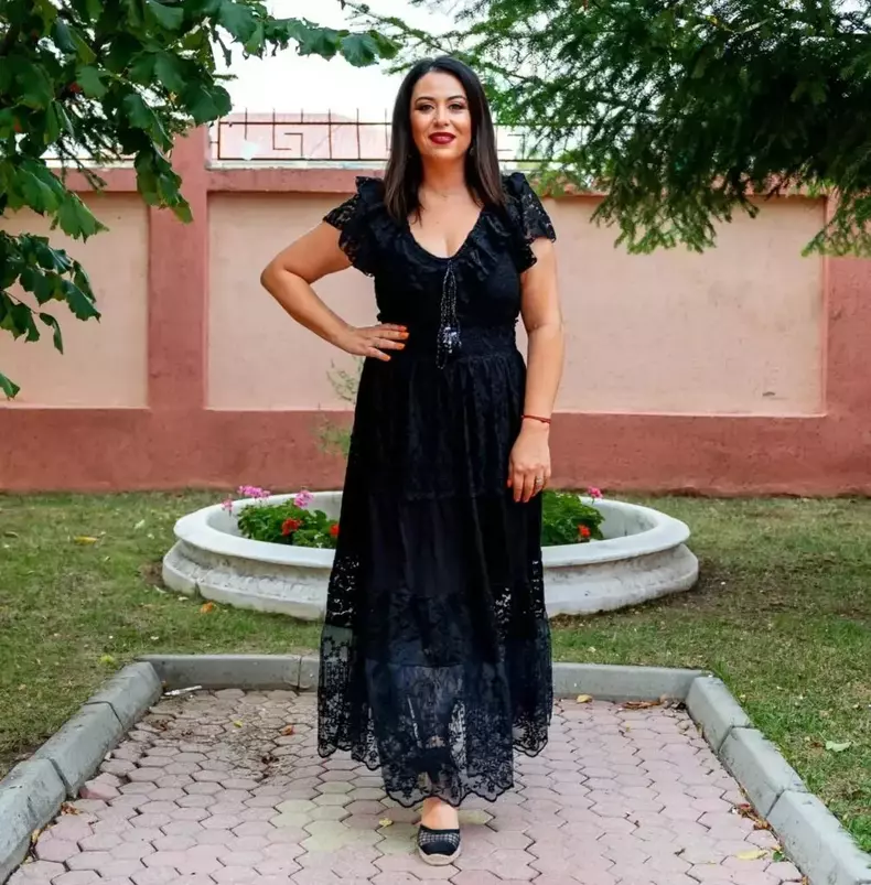 oana-roman-2-1007x1024-1