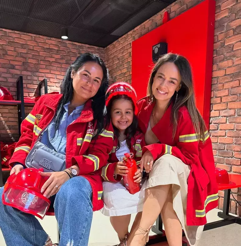 fata-adoptata-andreea-raicu-10