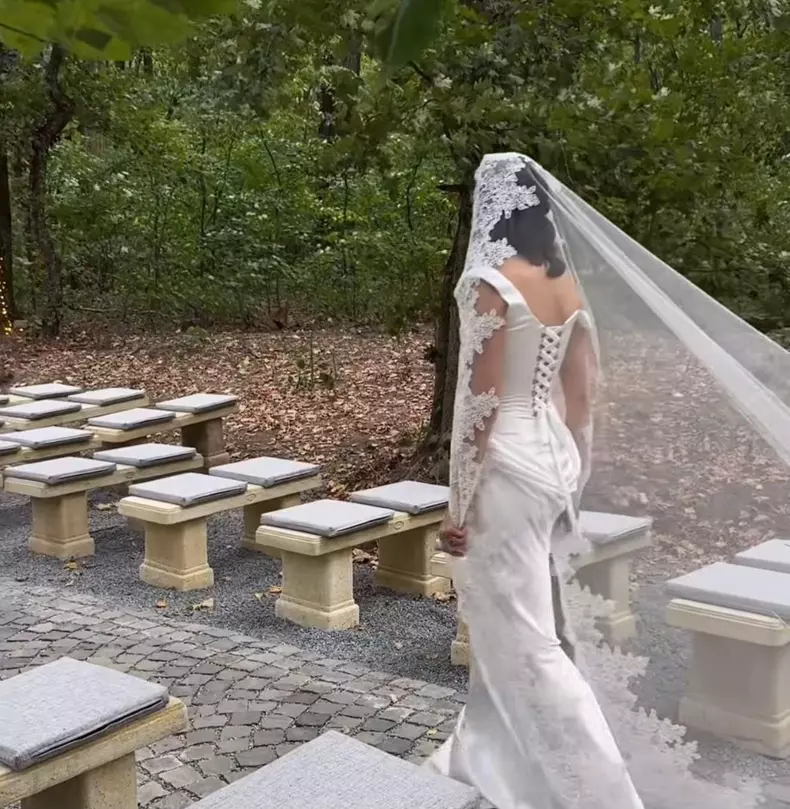 Sara, fiica Adinei Buzatu mireasa