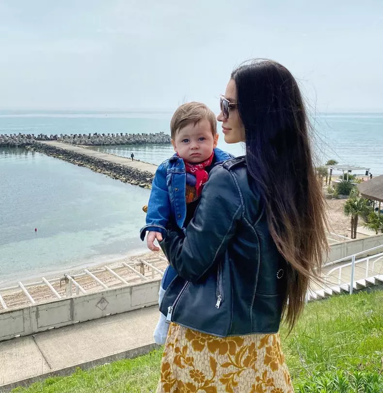 Lili Sandu și fiul ei, Thomas Jay Cristian