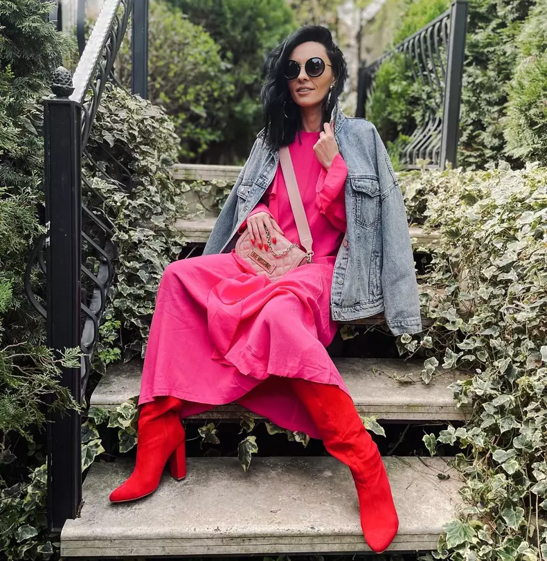 cosmina pasarin in rochie roz