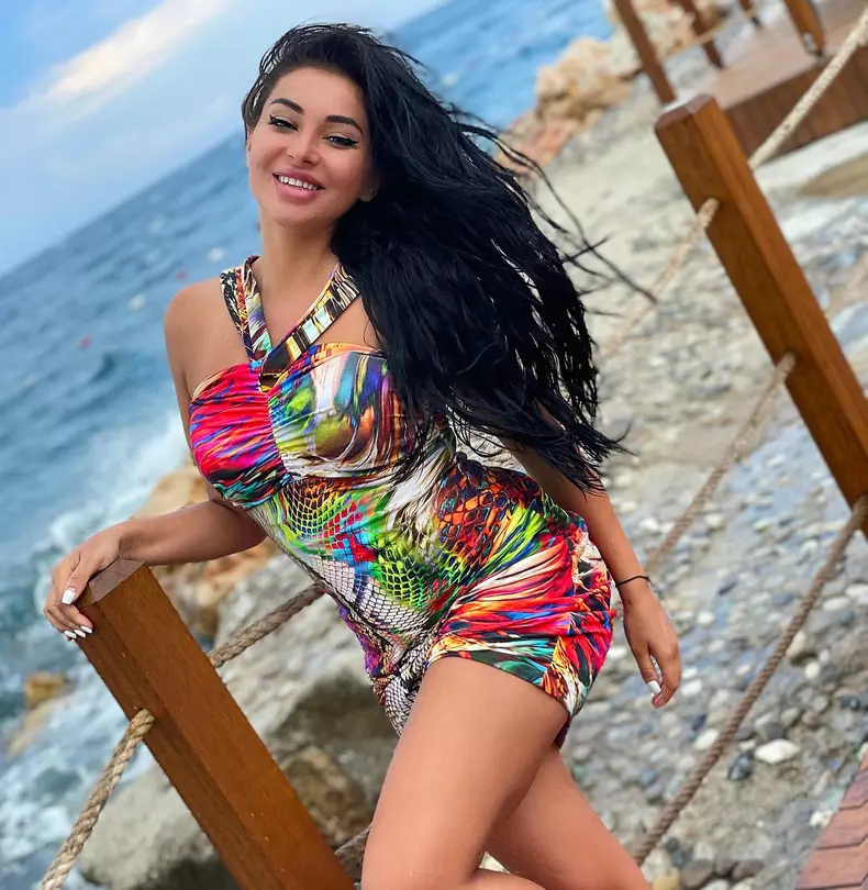 scandal-de-proportii-intre-cristina-siscanu-si-elena-ionescu-7