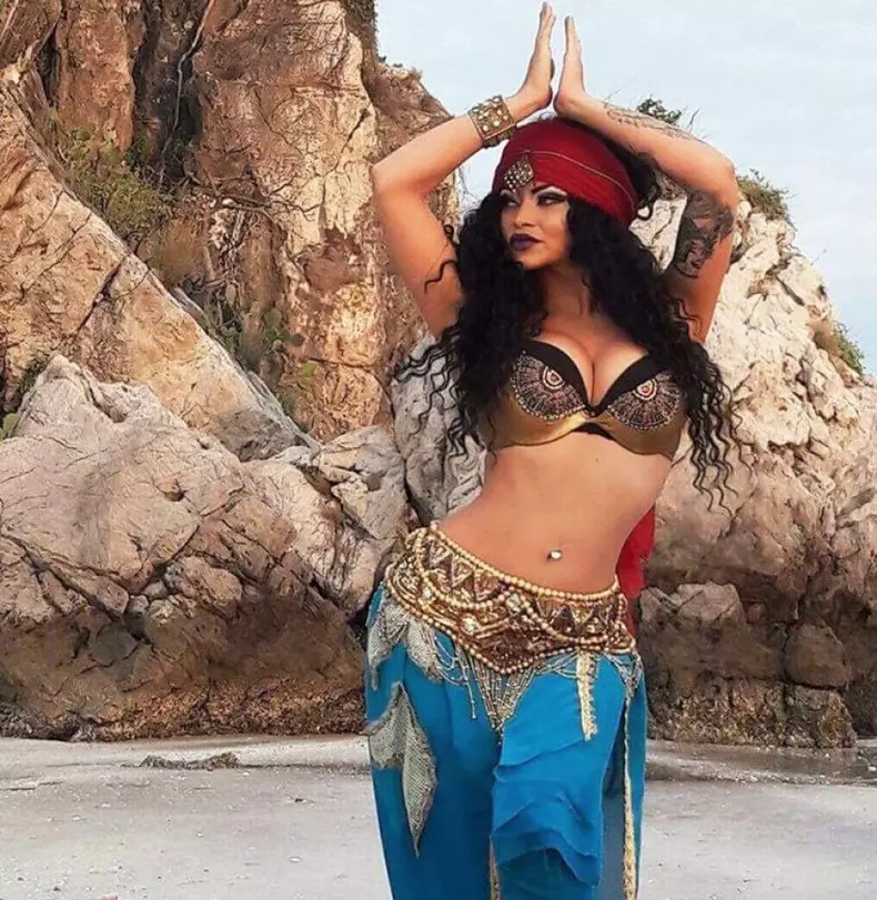 7160784e97683eb95bcc52370f539c61_XL