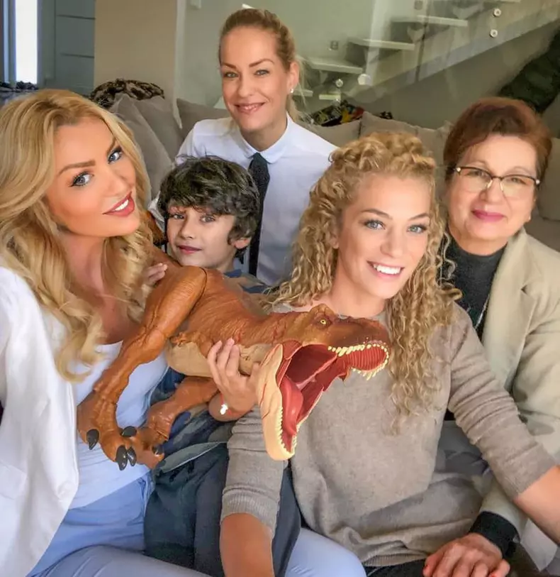 Brigitte-Pastramă-soră-Gabriela-1