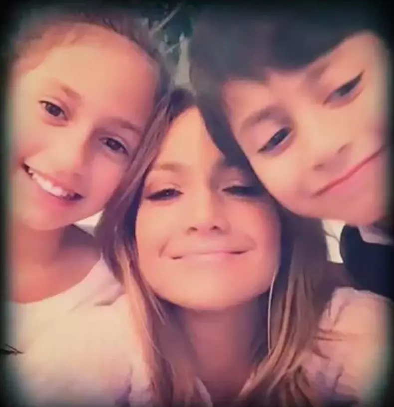 Jennifer Lopez writes "Happy birthday