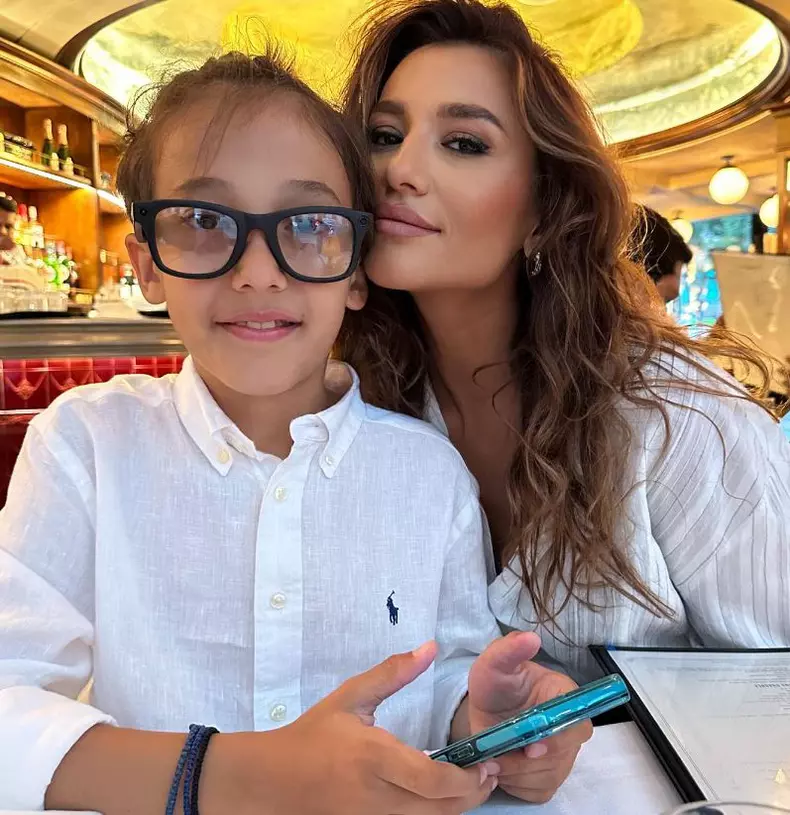 Gabi Bădălău și Claudia Pătrășcanu vacanță Paris (8)