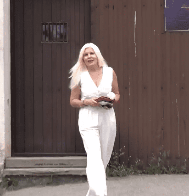 elena-udrea-in-alb-la-iesirea-din-inchisoare-4
