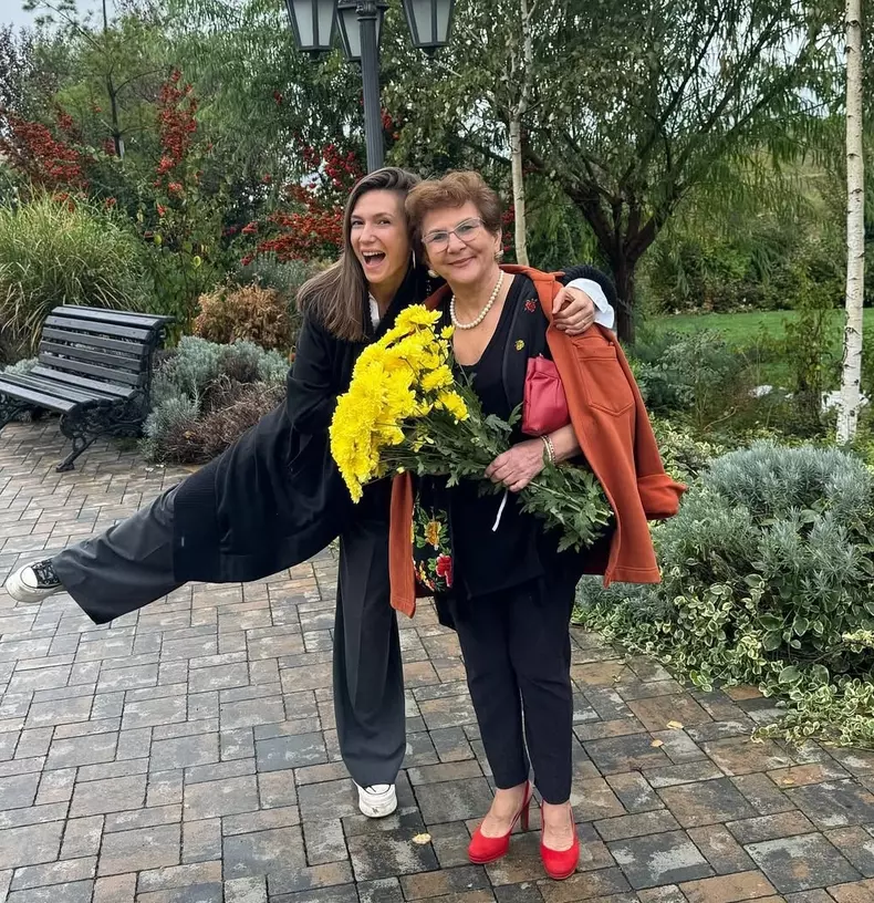 adela popescu si mama ei (1)