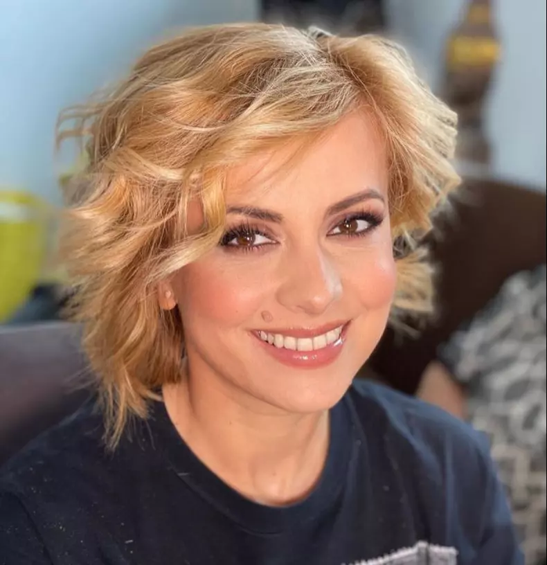 SIMONA GHERGHE prezentatoare