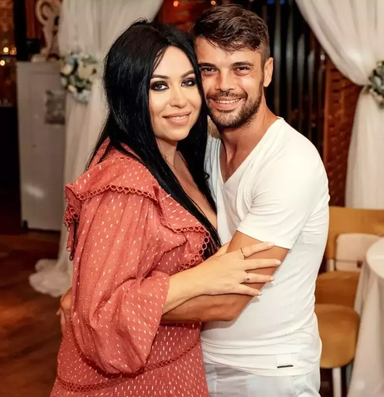 oana-roman-si-marius-elisei-1-989x1024-1