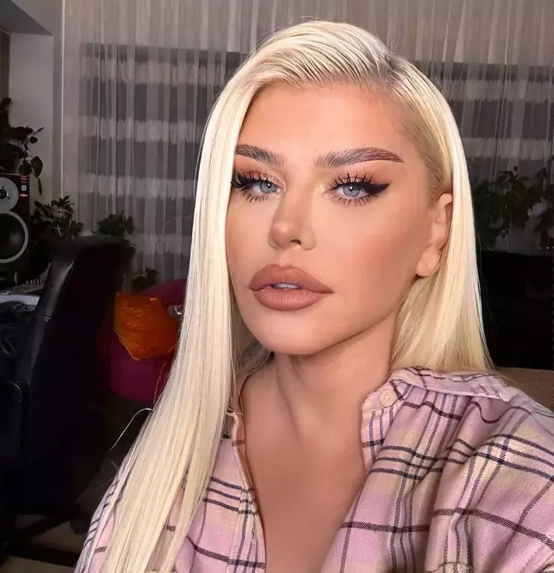 loredana-imaginea-fara-filtre.-anca-turcasiu-a-postat-o-imagine-neretusata-cu-artista-de-52-de-ani-4