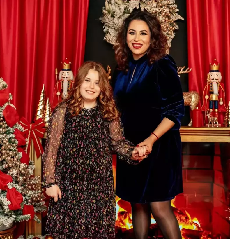 isabela si oana roman