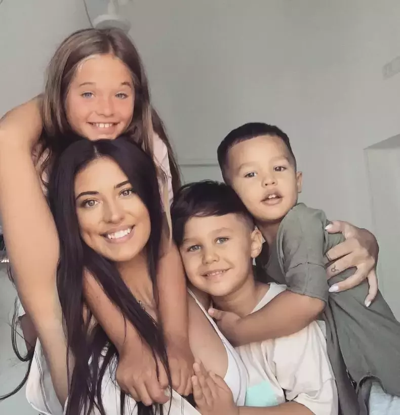 antonia-si-copiii-ei