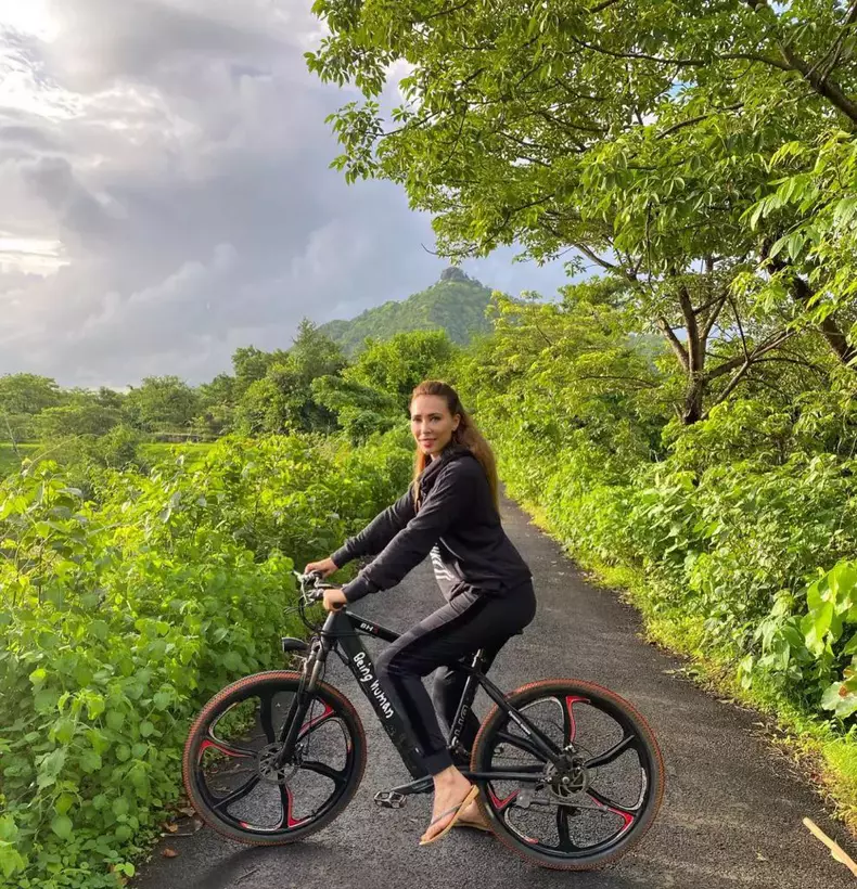 Iulia-Vantur-despre-relatia-cu-Salman-Khan-si-copii-10