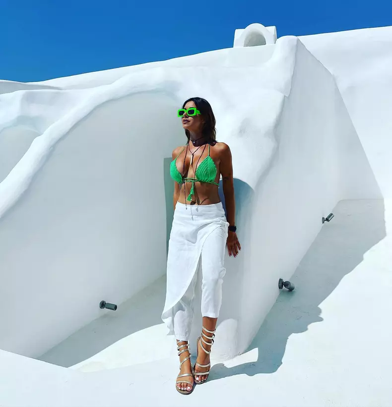 cine-este-natalia-mateut-5