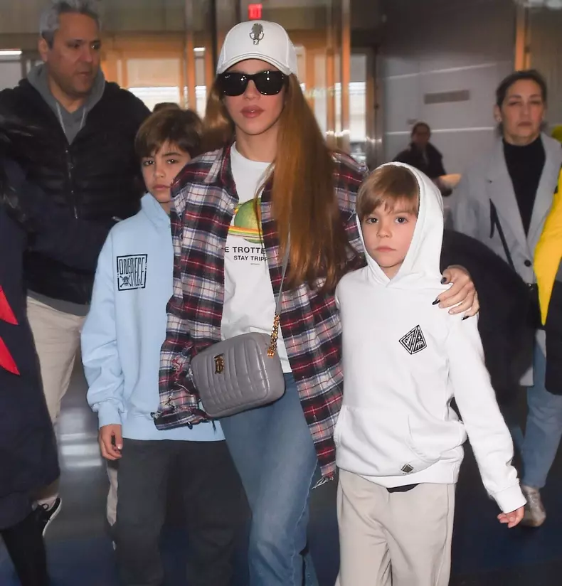 shakira-si-baietii-3