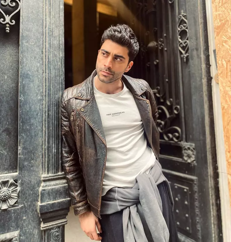 sila-turkoglu-actrita-care-a-plecat-cu-scandal-din-serialul-turcesc-mostenirea-iubeste-din-nou-cu-cine-s-a-cuplat-frumoasa-2