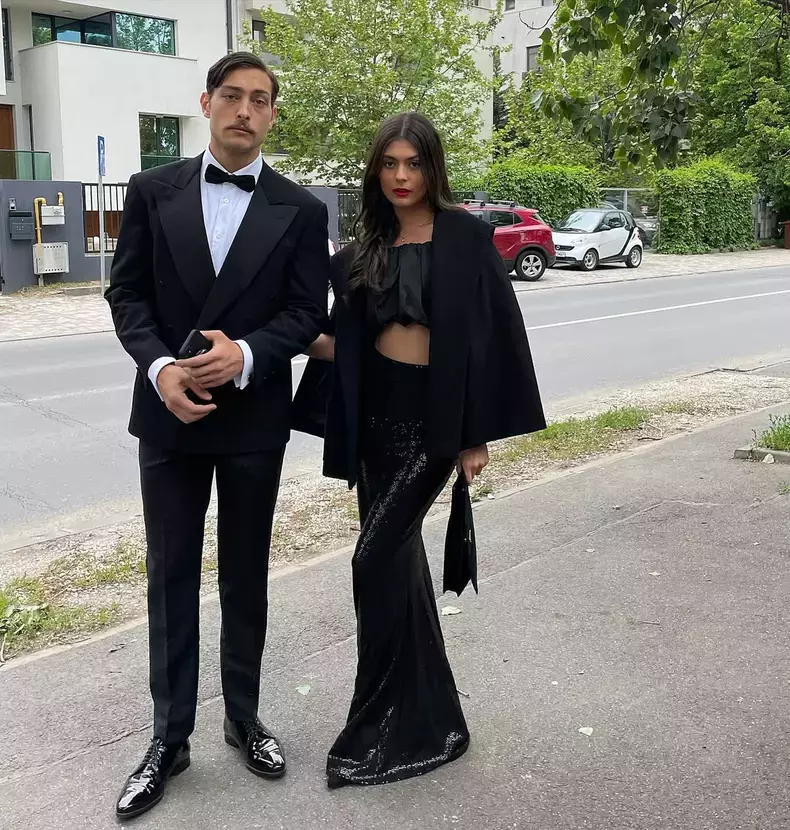 toto dumitrescu mayra sora