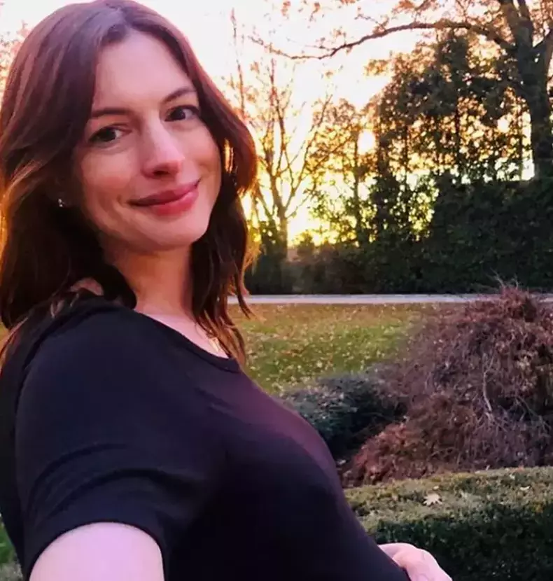 anne-hathaway-6