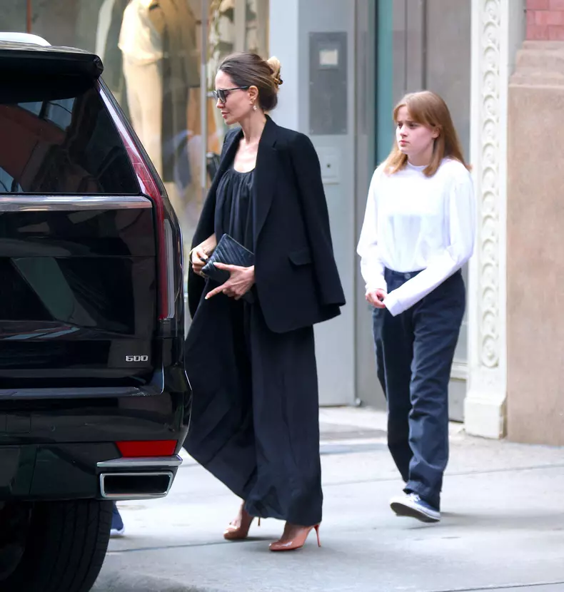 Angelina Jolie and Vivienne in New York