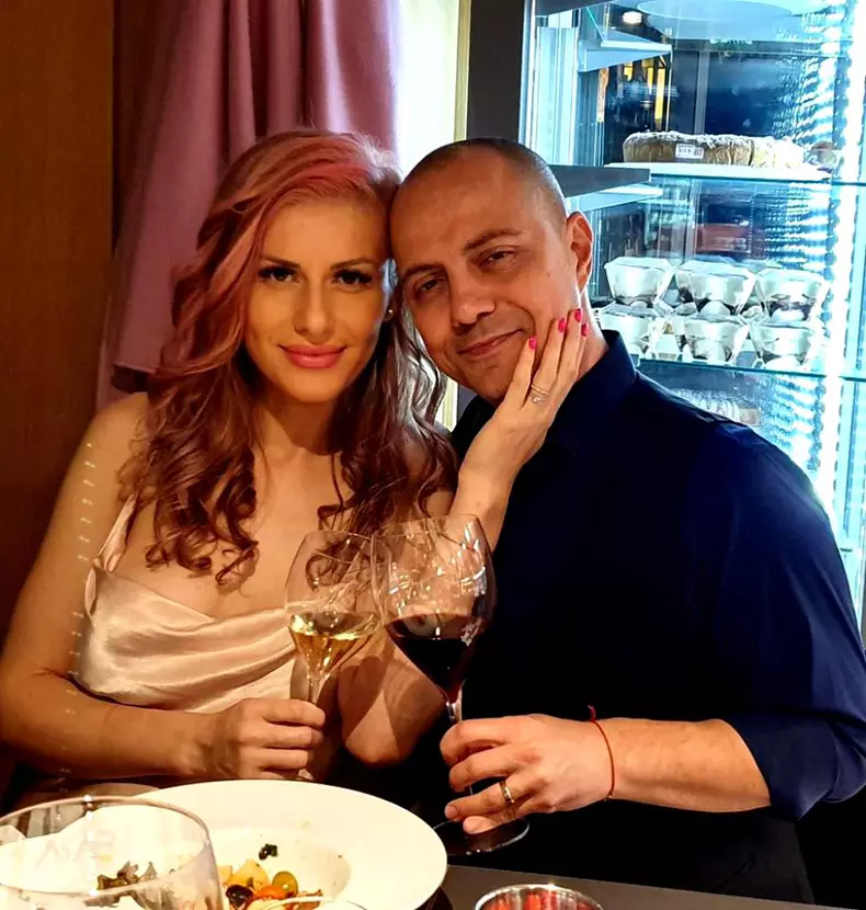 dan-badea-si-madalina-la-restaurant-Copy