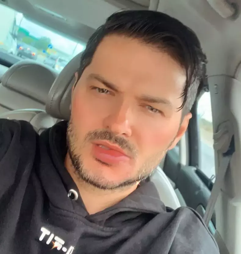 Liviu-Varciu-6-973x1024-1