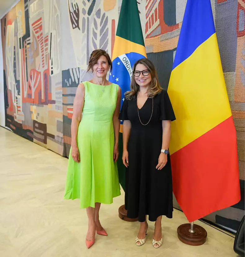 carmen si Rosângela da Silva