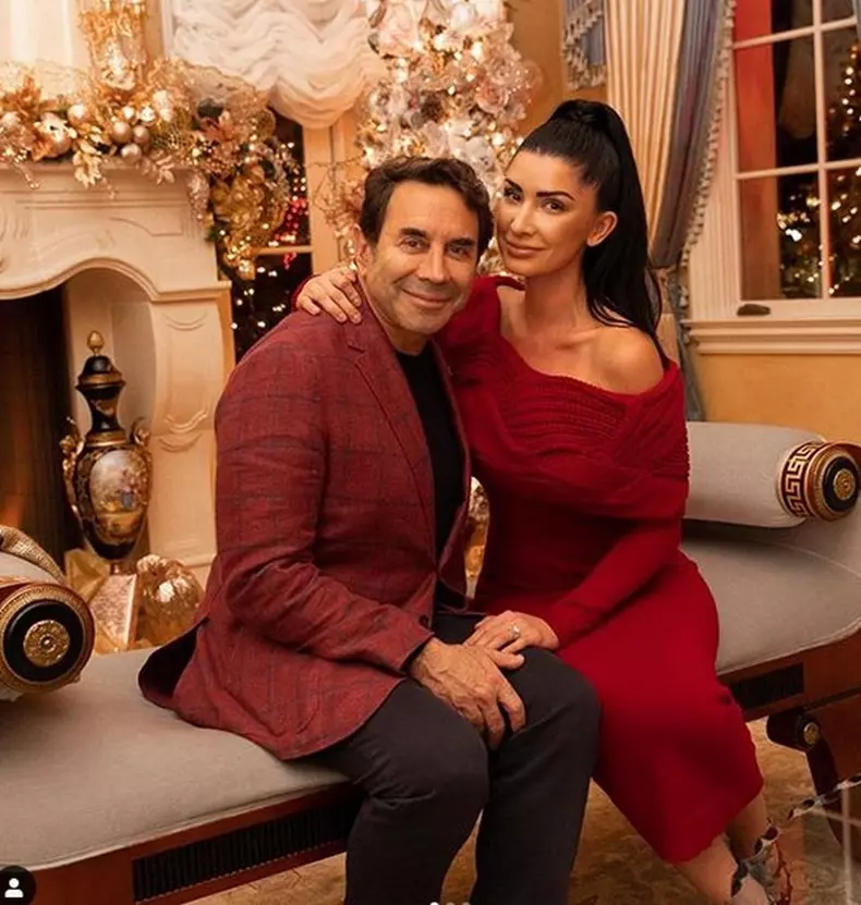 Brittany-Patakos-a-devenit-mama7