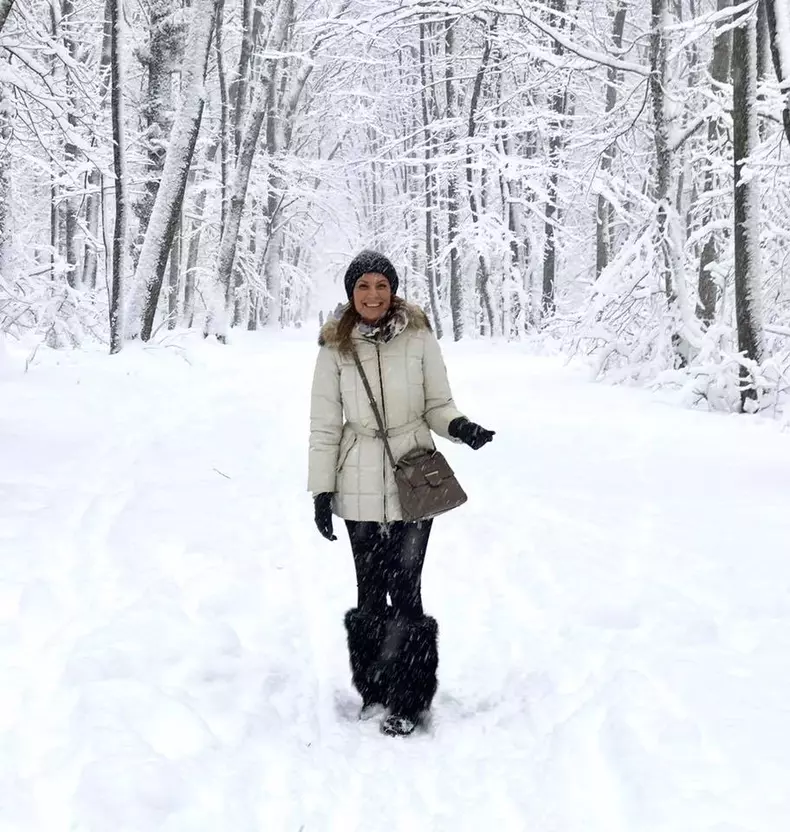 Dana Sota: Pentru cei care nu iubesc zăpada... Nici mie nu-mi place când ninge în București, dar astăzi mi-am propus să mă împrietenesc cu iarna :) Haideți măcar în weekend să încercăm să ne bucurăm.