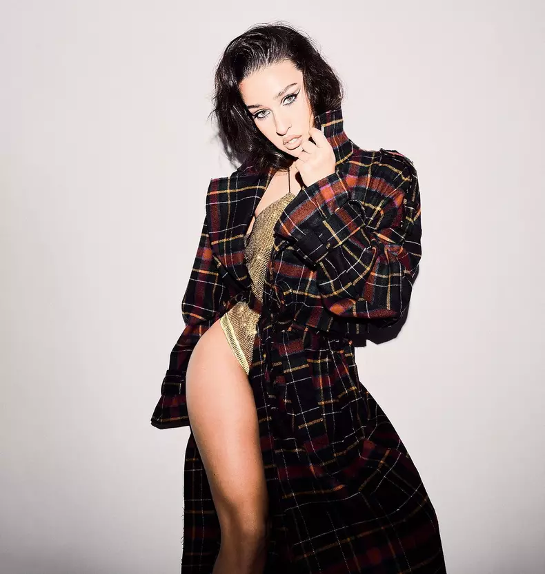 Holy-Molly-4