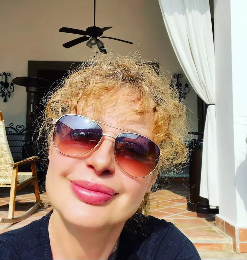 joana-benedek-s-a-casatorit-actrita-romanca-de-telenovele-a-stralucit-in-rochia-de-mireasa.-imagini-de-la-nunta-de-vis-5