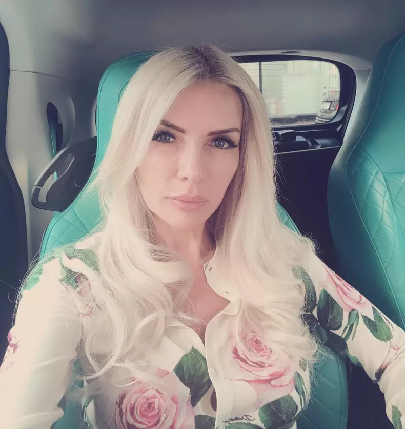 laura vicol5