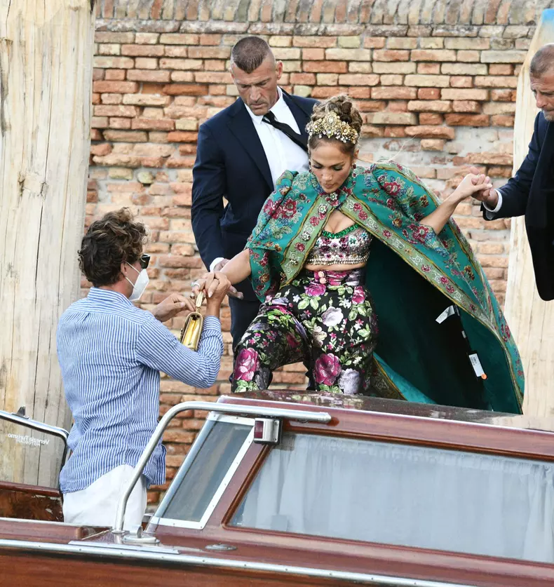 jennifer-lopez-gafa-venetia (4)