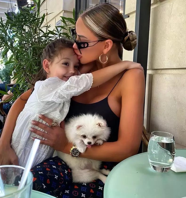Bianca Drăgușanu copil fiica Sofia Natalia