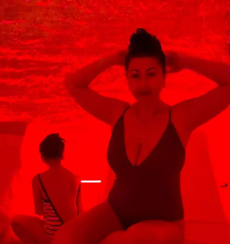 Gabriela Cristea in costum de baie 2