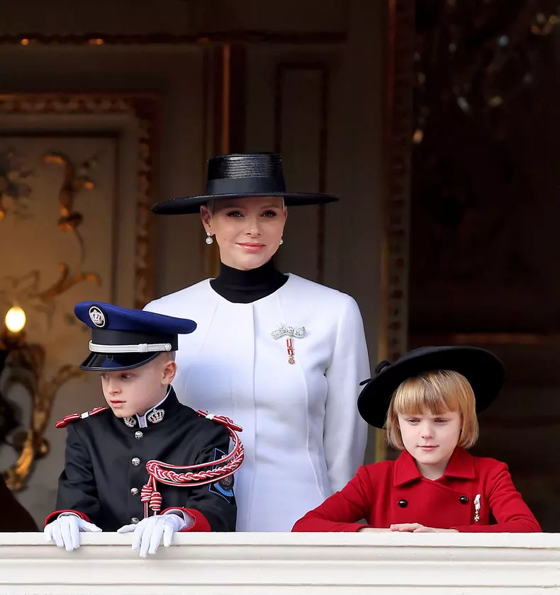 No Tabloid - La famille princière au balcon du palais lors de la Fête Nationale de la principauté de Monaco