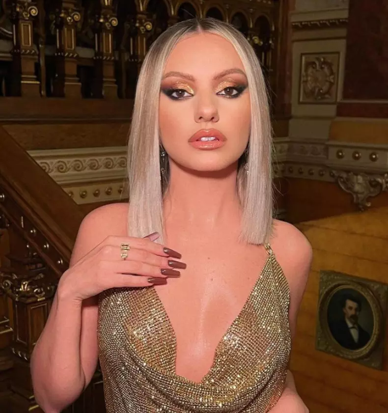 alexandra_stan_00540800