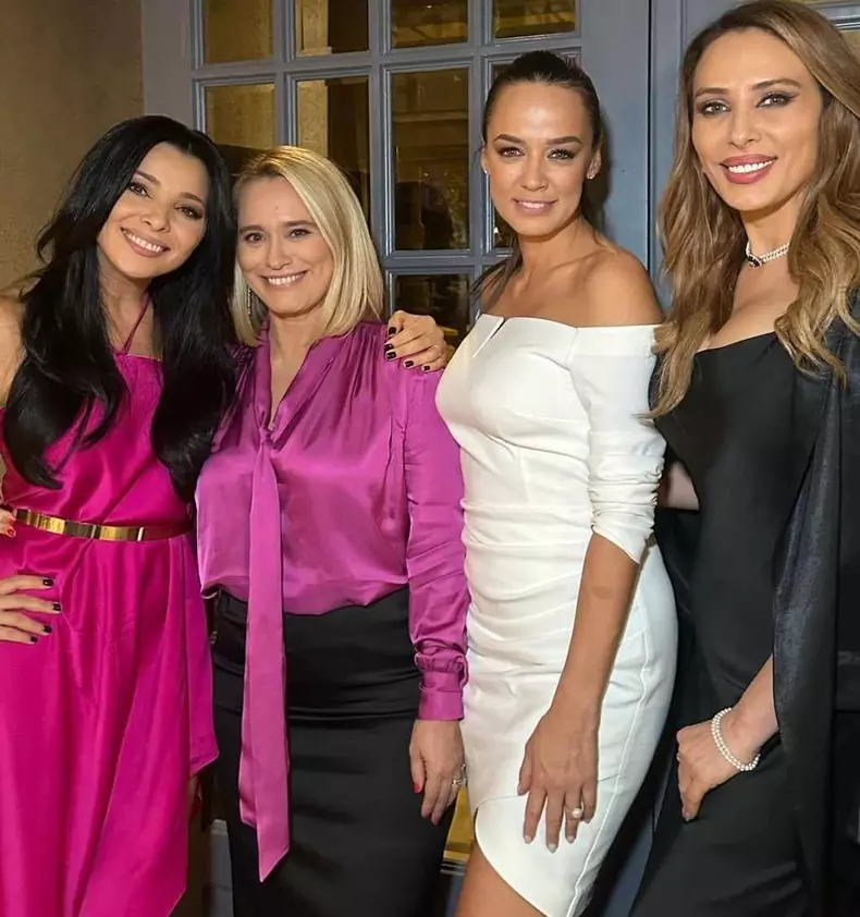 andreea-raicu-andreea-esca-vantur-caragea