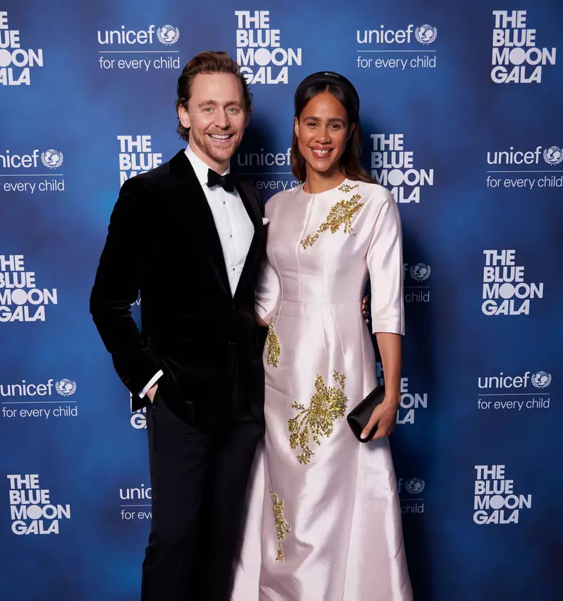 Logodnica Tom Hiddleston însărcinată