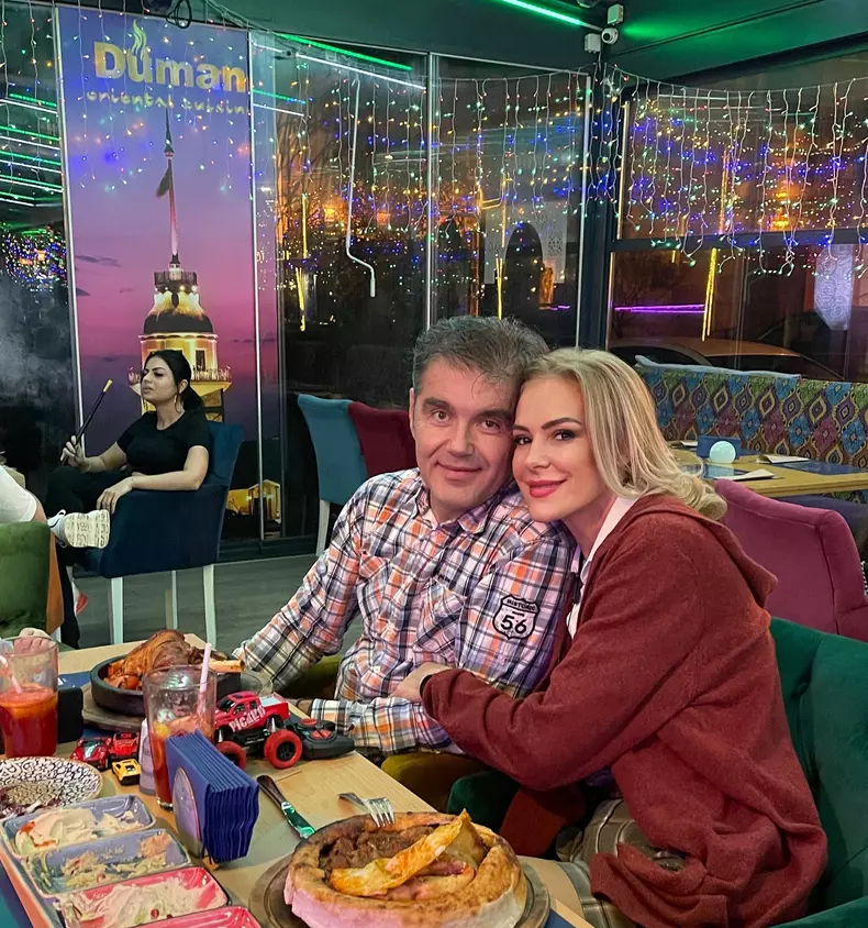 Roxana Ciuhulescu si sotul ei